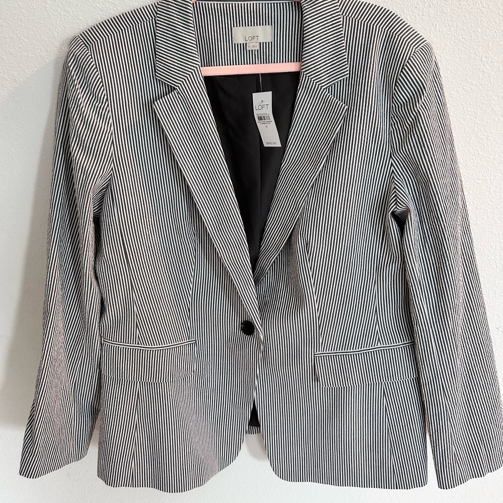 Loft Women’s Black and White Striped Blazer NWT Size 14

Size 14